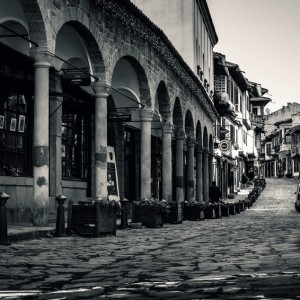 Old Street Of Veliko Tarnovo – Black and White urban photography