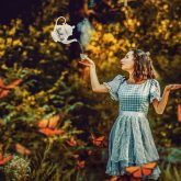 Alice and the kettle – Alice in wonderland