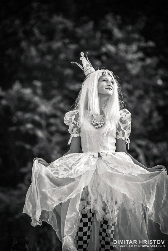 Alice in Wonderland – Black and white - 54ka [photo blog]